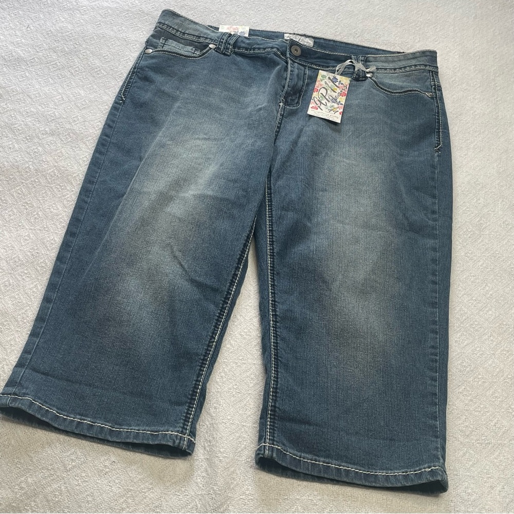 AP11 Jeans Women’s Mid-Rise Dark Blue Denim Bermuda Capris Size‎ 16 W *NWT